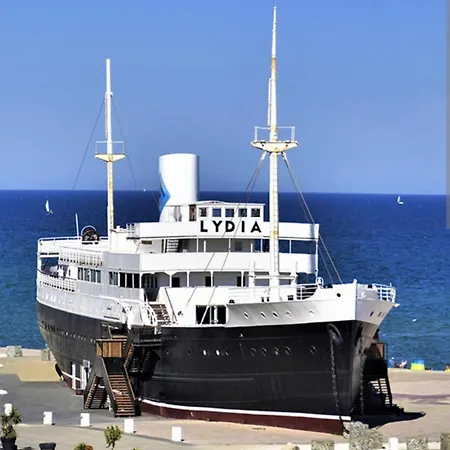 F2 Avec Terrasse Et Vue Lagune Rdc Cap Coudalere