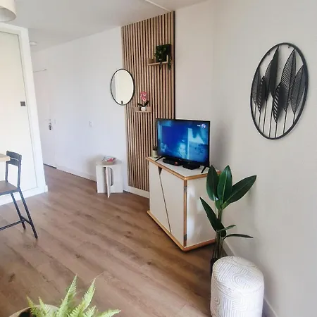F2 Avec Terrasse Et Vue Lagune Rdc Cap Coudalere דירה